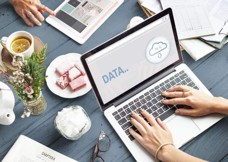 แนวทางการประยุกต์ใช้ Data สำหรับธุรกิจ SME กับ 5 Checklists ที่ SME ต้องตรวจสอบ 1. Data ที่มีอยู่ปัจจุบัน มีการจัดเก็บหรือไม่ และอีก 4 ข้อที่คุณต้องรู้