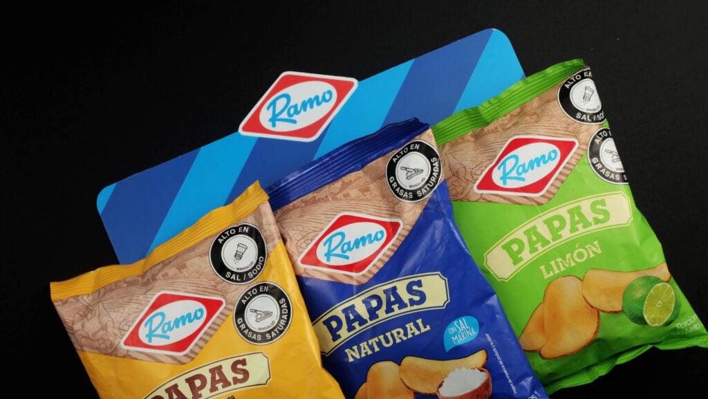 การตลาด Ramo แบรนด์ขนมจากโคลอมเบีย Low-budget, High-impact Campaign ทำน้อยแต่ได้มาก ใช้การเบลอโลโก้ให้เป็นไวรัล